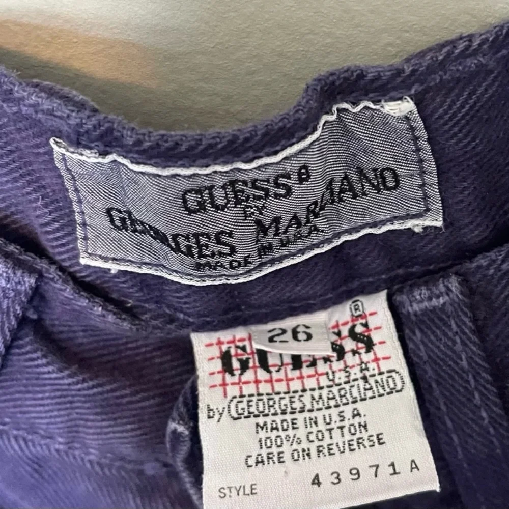 VTG Guess Denim Shorts - Picture 3 of 3